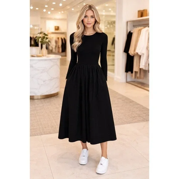 Commense Must-Have Black Maxi Dress: Elegant, Comfortable & Chic size M - Picture 1 of 8